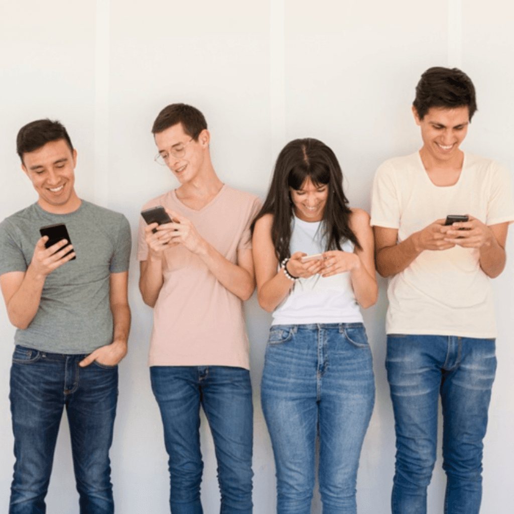 8 Benefits of Being Present in a Social Media World